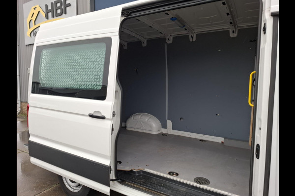 Volkswagen Crafter 35 2.0 TDI L3H3 Highline AUTOMAAT / STANDKACHEL / TREKHAAK / CARPLAY / NAVI