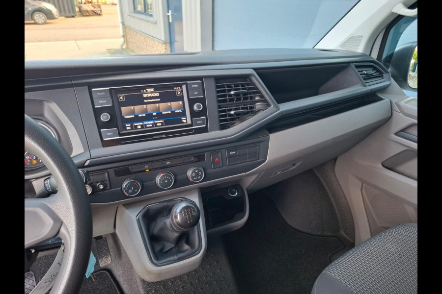 Volkswagen Transporter 2.0 TDI L2H1 30 DC VERLAAGD / SPOILERS IN KLEUR / AIRCO / CRUISE /  DUBBEL CABINE