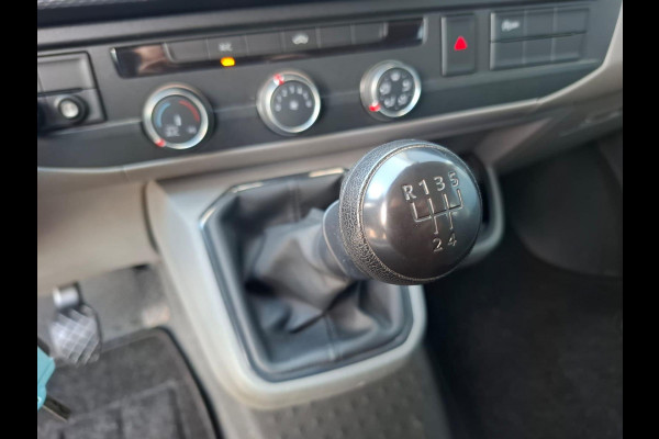 Volkswagen Transporter 2.0 TDI L2H1 30 DC VERLAAGD / SPOILERS IN KLEUR / AIRCO / CRUISE /  DUBBEL CABINE