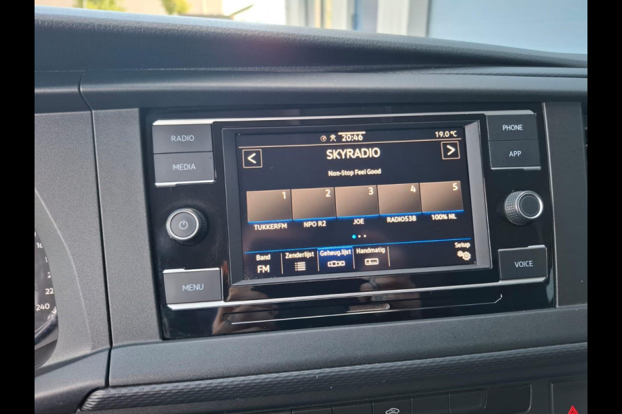 Volkswagen Transporter 2.0 TDI L2H1 30 DC VERLAAGD / SPOILERS IN KLEUR / AIRCO / CRUISE /  DUBBEL CABINE