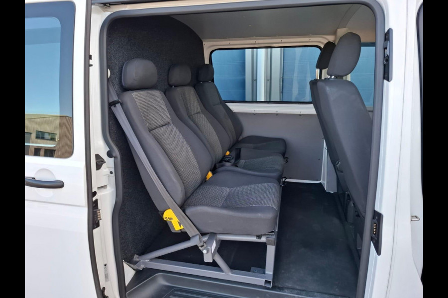 Volkswagen Transporter 2.0 TDI L2H1 30 DC VERLAAGD / SPOILERS IN KLEUR / AIRCO / CRUISE /  DUBBEL CABINE