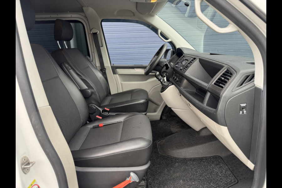 Volkswagen Transporter 2.0 TDI L2H1 Trendline DUBBEL CABINE / AIRCO / LEER / VERLAAGD / SPOILERS