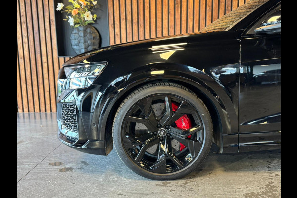Audi Q8 4.0 TFSI RSQ8 quattro / Keramisch / Softclose / HUD / Stuurverwarming / B&O / Memory