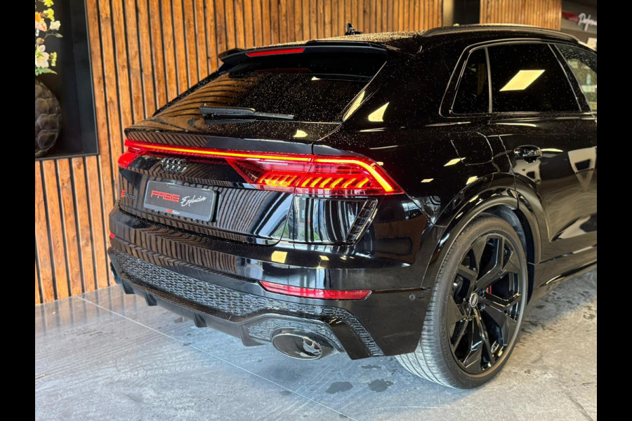 Audi Q8 4.0 TFSI RSQ8 quattro / Keramisch / Softclose / HUD / Stuurverwarming / B&O / Memory