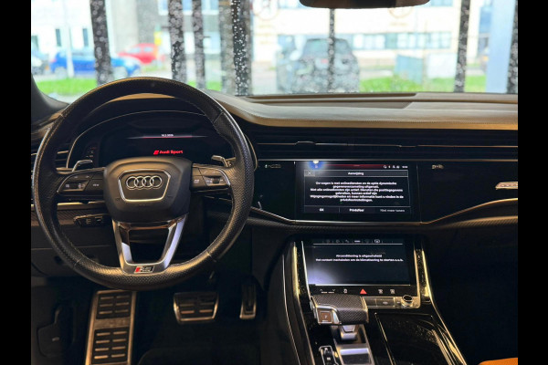 Audi Q8 4.0 TFSI RSQ8 quattro / Keramisch / Softclose / HUD / Stuurverwarming / B&O / Memory