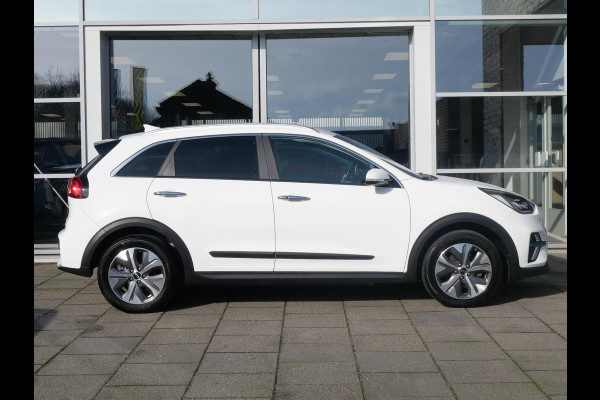 Kia e-Niro DynamicPlusLine 64 kWh | Schuif/kantel dak | Adaptief | Stoel/stuurverwarming | Navi | Camera |