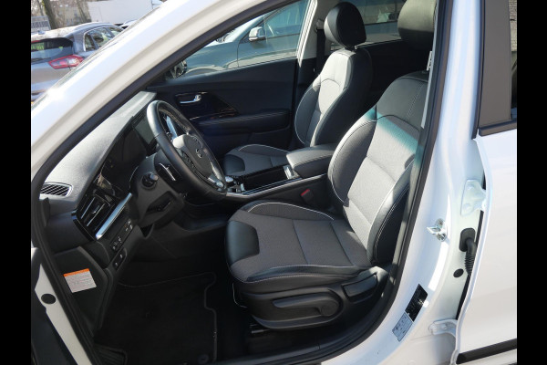 Kia e-Niro DynamicPlusLine 64 kWh | Schuif/kantel dak | Adaptief | Stoel/stuurverwarming | Navi | Camera |