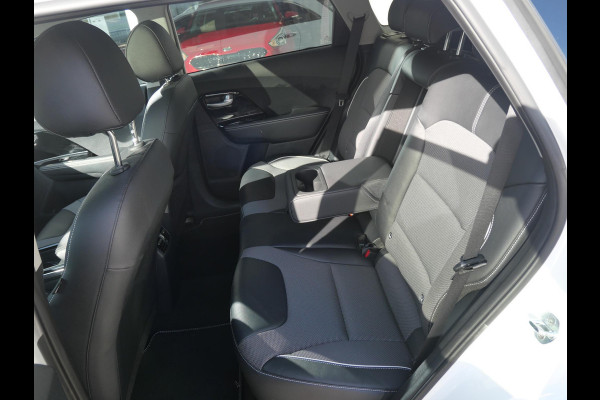 Kia e-Niro DynamicPlusLine 64 kWh | Schuif/kantel dak | Adaptief | Stoel/stuurverwarming | Navi | Camera |