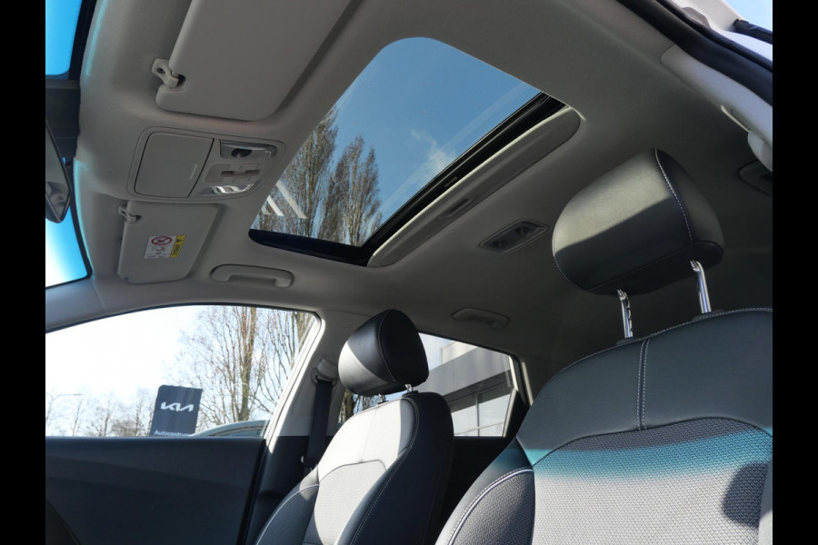 Kia e-Niro DynamicPlusLine 64 kWh | Schuif/kantel dak | Adaptief | Stoel/stuurverwarming | Navi | Camera |