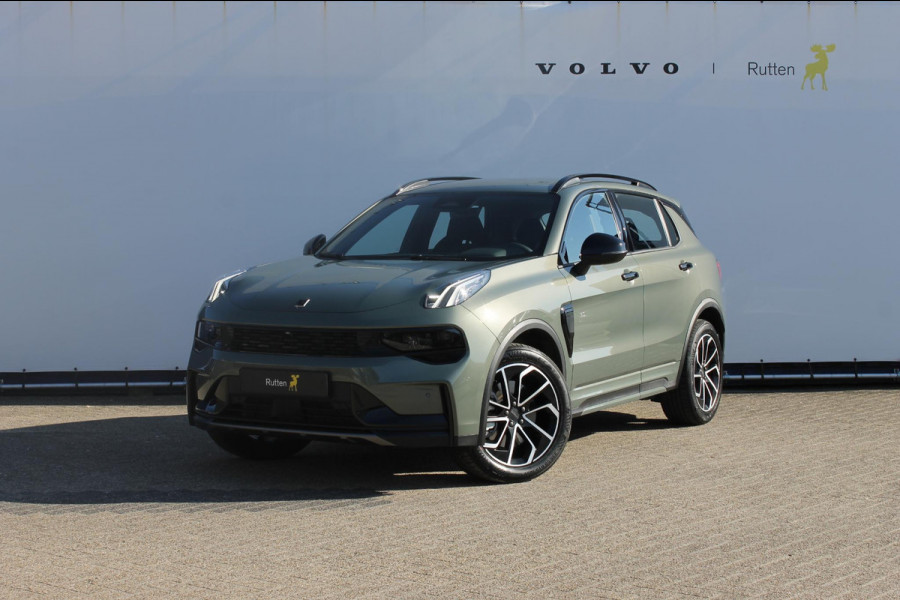 Lynk & Co 01 276PK Automaat Core / Adaptieve cruise control / Stoel - en stuurwielverarming / Parkeersensoren met camera / Apple carplay / Trekhaak / Metallic lak / 19" lichtmetalen velgen