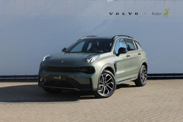 Lynk & Co 01 276PK Automaat Core / Adaptieve cruise control / Stoel - en stuurwielverarming / Parkeersensoren met camera / Apple carplay / Trekhaak / Metallic lak / 19" lichtmetalen velgen