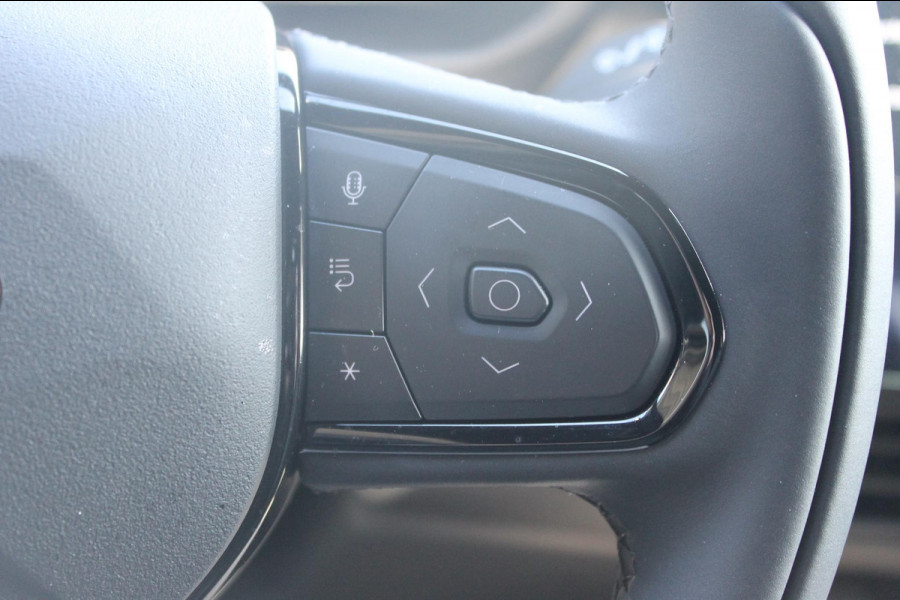 Lynk & Co 01 276PK Automaat Core / Adaptieve cruise control / Stoel - en stuurwielverarming / Parkeersensoren met camera / Apple carplay / Trekhaak / Metallic lak / 19" lichtmetalen velgen