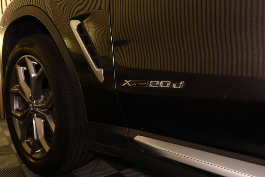 BMW X3 xDrive20d AUT Executive PANO LEDER NAV FULL-LED PDC "18