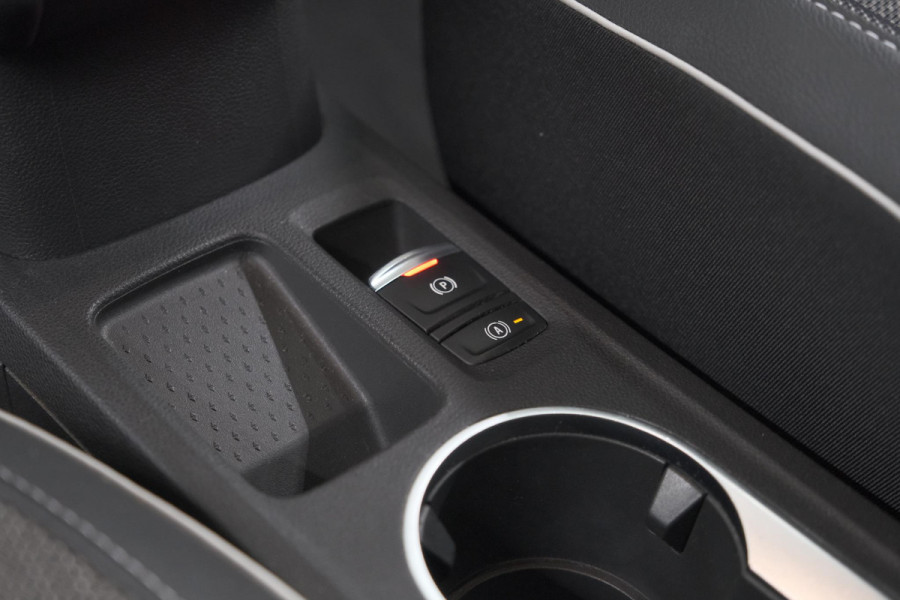 Renault Captur TCe 130 Intens | Trekhaak | Camera | Parkeersensoren | Trekhaak