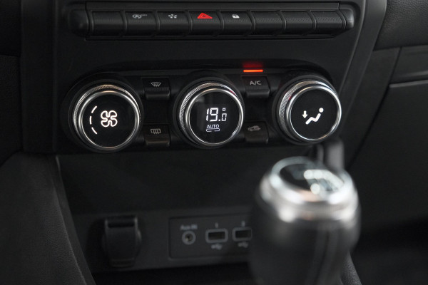 Renault Captur TCe 130 Intens | Trekhaak | Camera | Parkeersensoren | Trekhaak