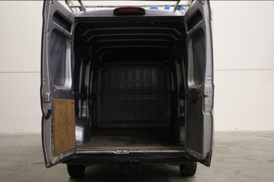 Peugeot Boxer 2.2 BlueHDi L3/H2 GRIJS 165PK LED IMPERIAAL NAVI AIRCO CRUISE CONTROL PDC LEASE V/A € 98,- pm INRUIL MOG