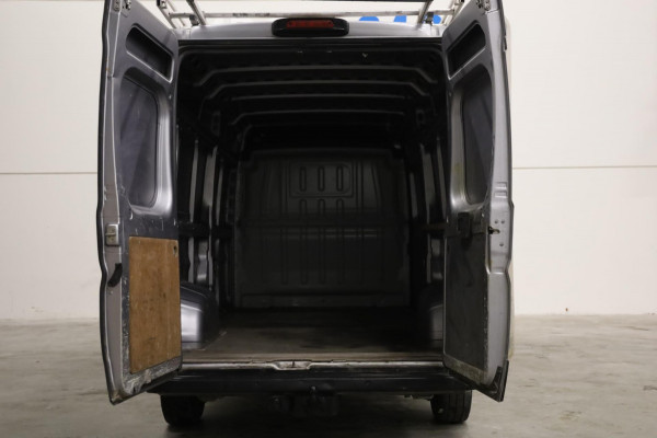 Peugeot Boxer 2.2 BlueHDi L3/H2 GRIJS 165PK LED IMPERIAAL NAVI AIRCO CRUISE CONTROL PDC LEASE V/A € 98,- pm INRUIL MOG
