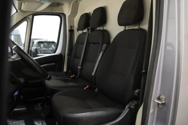 Peugeot Boxer 2.2 BlueHDi L3/H2 GRIJS 165PK LED IMPERIAAL NAVI AIRCO CRUISE CONTROL PDC LEASE V/A € 98,- pm INRUIL MOG
