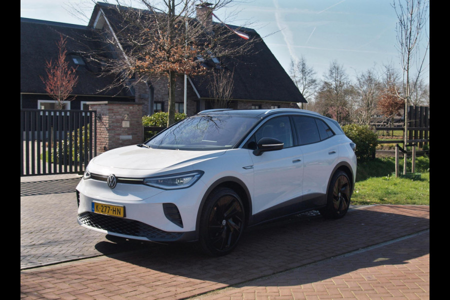 Volkswagen ID.4 Max 77 kWh | Panoramadak | Camera | Sfeerverlichting | Trekhaak | Apple Carplay |