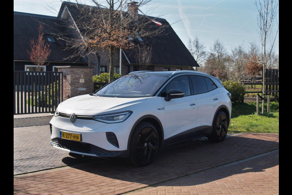 Volkswagen ID.4 Max 77 kWh | Panoramadak | Camera | Sfeerverlichting | Trekhaak | Apple Carplay |