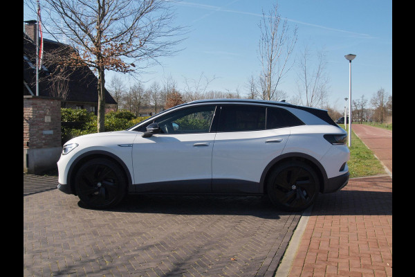 Volkswagen ID.4 Max 77 kWh | Panoramadak | Camera | Sfeerverlichting | Trekhaak | Apple Carplay |