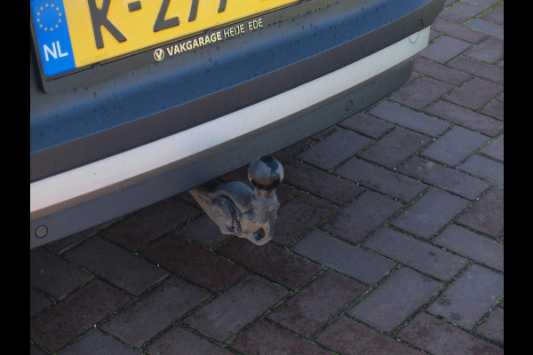 Volkswagen ID.4 Max 77 kWh | Panoramadak | Camera | Sfeerverlichting | Trekhaak | Apple Carplay |