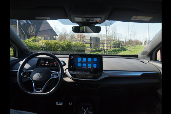 Volkswagen ID.4 Max 77 kWh | Panoramadak | Camera | Sfeerverlichting | Trekhaak | Apple Carplay |