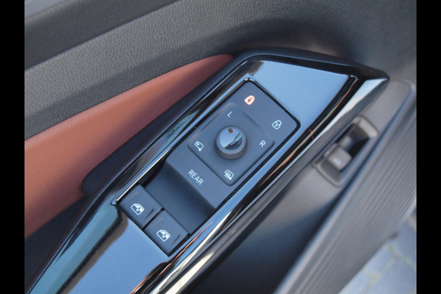 Volkswagen ID.4 Max 77 kWh | Panoramadak | Camera | Sfeerverlichting | Trekhaak | Apple Carplay |