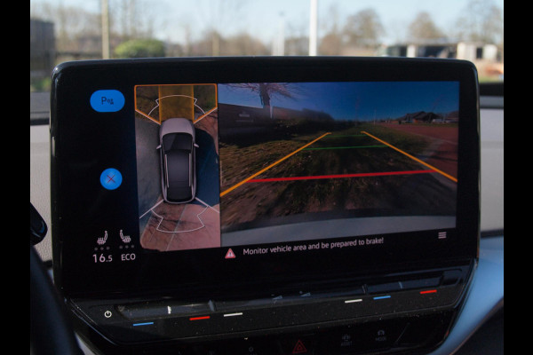 Volkswagen ID.4 Max 77 kWh | Panoramadak | Camera | Sfeerverlichting | Trekhaak | Apple Carplay |