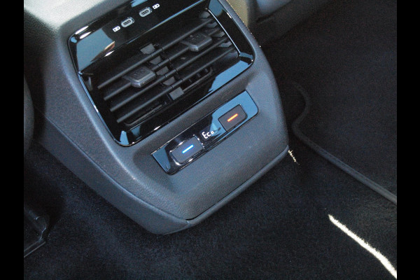 Volkswagen ID.4 Max 77 kWh | Panoramadak | Camera | Sfeerverlichting | Trekhaak | Apple Carplay |