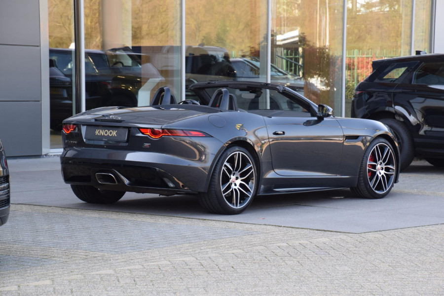 Jaguar F-Type 2.0T Chequered Flag