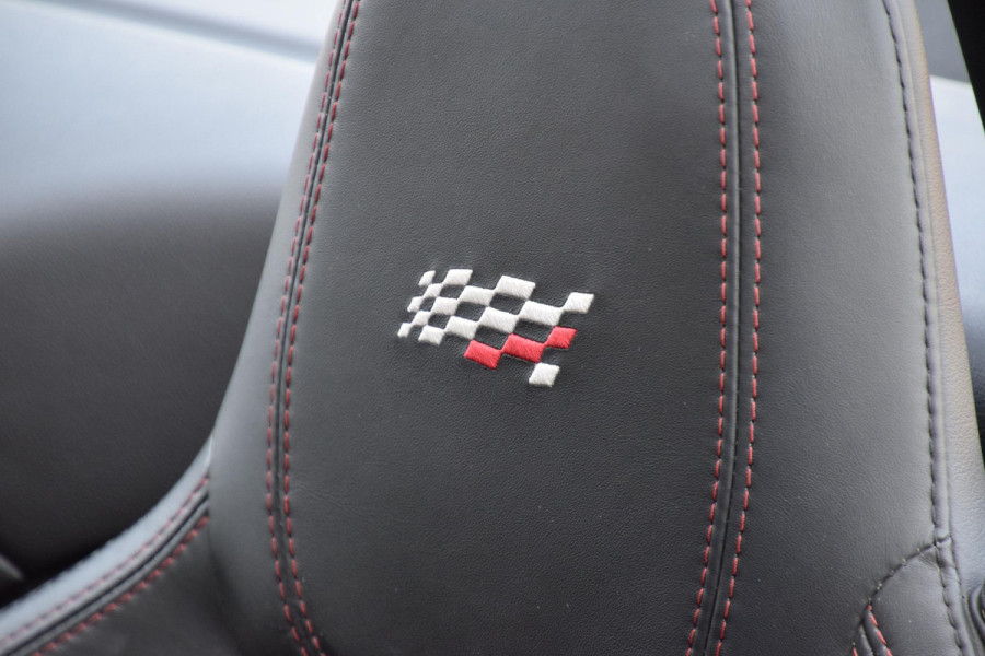 Jaguar F-Type 2.0T Chequered Flag