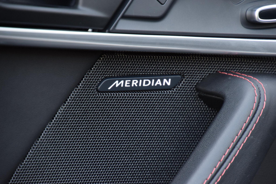 Jaguar F-Type 2.0T Chequered Flag