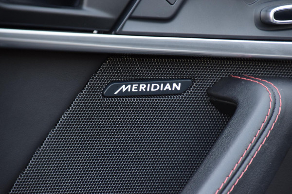 Jaguar F-Type 2.0T Chequered Flag