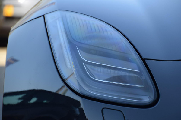 Jaguar F-Type 2.0T Chequered Flag