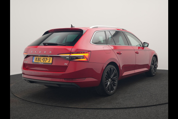 Škoda Superb Combi 1.4 TSI iV Business Edition PHEV 218pk Dealer O.H. | Trekhaak Af Fabriek | Adaptive Cruise | 360 Camera | Canton Audio | Lederen Sportstoelen Massage & Ventilatie & Memory | Sfeerverlichting | Stoelen & Stuur Verwarmd | Keyless | Plug In Hybrid