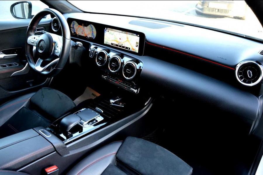 Mercedes-Benz A-Klasse 200 AMG PDC+CAM/LEER/NAVI/AMG18/PANO