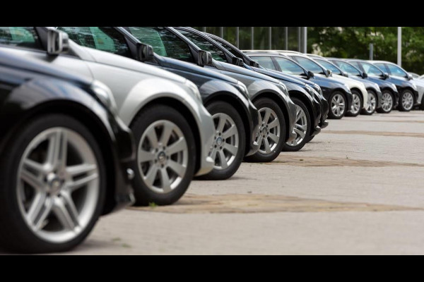 Mercedes-Benz A-Klasse 200 AMG PDC+CAM/LEER/NAVI/AMG18/PANO