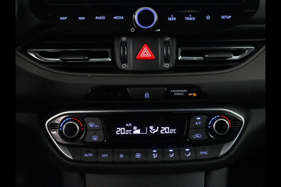 Hyundai i30 1.5 T-GDi MHEV Premium | Stoelventilatie | Leder | Trekhaak | Camera | Carplay | Stoelverwarming | Keyless | Full LED | Navigatie | Cruise control | Dodehoek detectie | Climate control