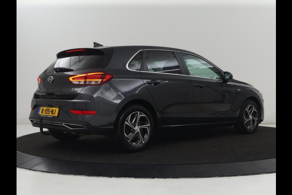 Hyundai i30 1.5 T-GDi MHEV Premium | Stoelventilatie | Leder | Trekhaak | Camera | Carplay | Stoelverwarming | Keyless | Full LED | Navigatie | Cruise control | Dodehoek detectie | Climate control