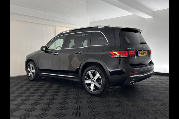 Mercedes-Benz Glb 200 Business Solution Luxury (INCL-BTW) *PANO | LEATHER | FULL-LED | AMBIENTLIGHT | HEATED-SPORTSEATS | WIDESCREEN-DIGICOCKPIT | DAB+ | NAVI-FULLMAP | CAMERA | PRIVACYGLASS | LANE-ASSIST | DYNAMIC-SELECT | 18'