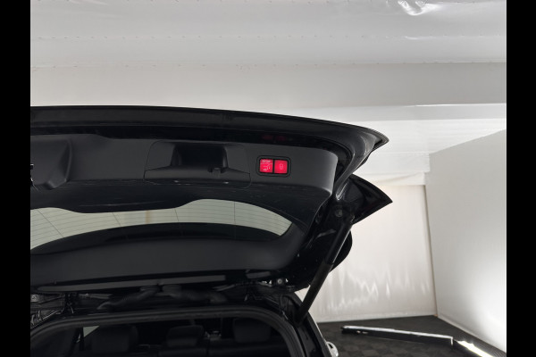 Mercedes-Benz Glb 200 Business Solution Luxury (INCL-BTW) *PANO | LEATHER | FULL-LED | AMBIENTLIGHT | HEATED-SPORTSEATS | WIDESCREEN-DIGICOCKPIT | DAB+ | NAVI-FULLMAP | CAMERA | PRIVACYGLASS | LANE-ASSIST | DYNAMIC-SELECT | 18'