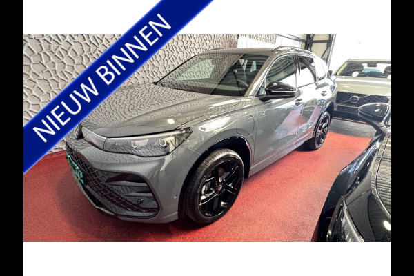 Volkswagen Tiguan 1.5 eHYBRID 272 PK NW AUTO R-LINE VW.TREKHAAK BLACK PANO XL.NAVI STOEL/STUUR VERW. BLACK.STYLE 360.CAM ELEK.KLEP MATRIX.LED 20'' PHEV PLUG IN HYBRID ✅Top Auto's Wijchen , 30 Jaar Specialist in Volkswagen  : Alle Type's : R-Line Edition / Style / First Edition / Highline / Life , Zowel PHEV / HEV / MHEV / Benzine ✅