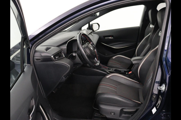 Toyota Corolla 2.0 Hybrid GR-Sport | Leder/Alcantara | Stoelverwarming | Trekhaak | Sportstoelen | Camera | Carplay | Park Assist | Keyless | Climate control | Full LED | Bluetooth | Getint glas