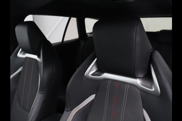 Toyota Corolla 2.0 Hybrid GR-Sport | Leder/Alcantara | Stoelverwarming | Trekhaak | Sportstoelen | Camera | Carplay | Park Assist | Keyless | Climate control | Full LED | Bluetooth | Getint glas