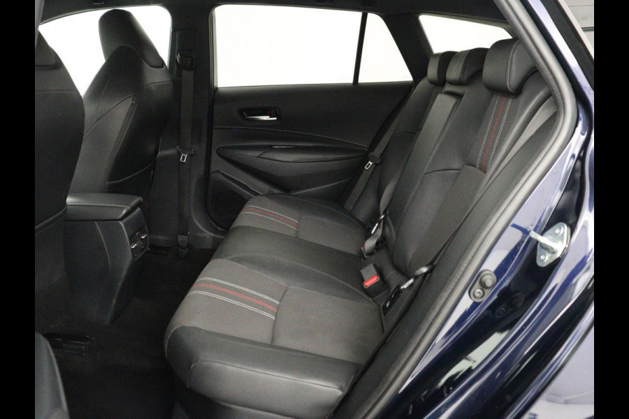 Toyota Corolla 2.0 Hybrid GR-Sport | Leder/Alcantara | Stoelverwarming | Trekhaak | Sportstoelen | Camera | Carplay | Park Assist | Keyless | Climate control | Full LED | Bluetooth | Getint glas