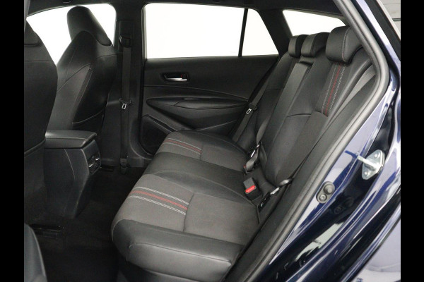 Toyota Corolla 2.0 Hybrid GR-Sport | Leder/Alcantara | Stoelverwarming | Trekhaak | Sportstoelen | Camera | Carplay | Park Assist | Keyless | Climate control | Full LED | Bluetooth | Getint glas