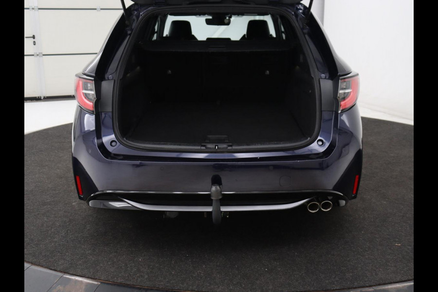 Toyota Corolla 2.0 Hybrid GR-Sport | Leder/Alcantara | Stoelverwarming | Trekhaak | Sportstoelen | Camera | Carplay | Park Assist | Keyless | Climate control | Full LED | Bluetooth | Getint glas