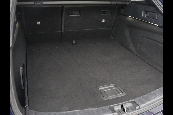 Toyota Corolla 2.0 Hybrid GR-Sport | Leder/Alcantara | Stoelverwarming | Trekhaak | Sportstoelen | Camera | Carplay | Park Assist | Keyless | Climate control | Full LED | Bluetooth | Getint glas