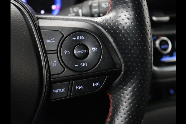 Toyota Corolla 2.0 Hybrid GR-Sport | Leder/Alcantara | Stoelverwarming | Trekhaak | Sportstoelen | Camera | Carplay | Park Assist | Keyless | Climate control | Full LED | Bluetooth | Getint glas